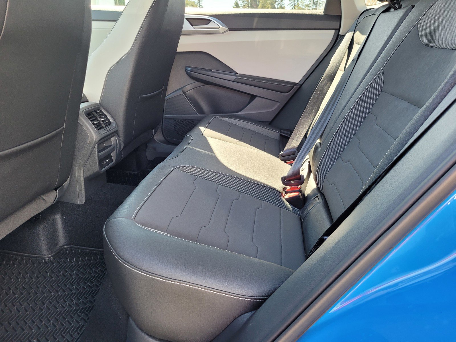 New 2026 Blue Volkswagen 1.5T SE image 6