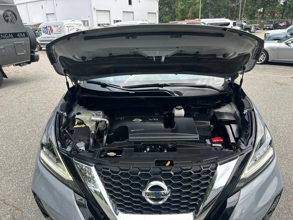 Used 2021 Gray Nissan Platinum image 14