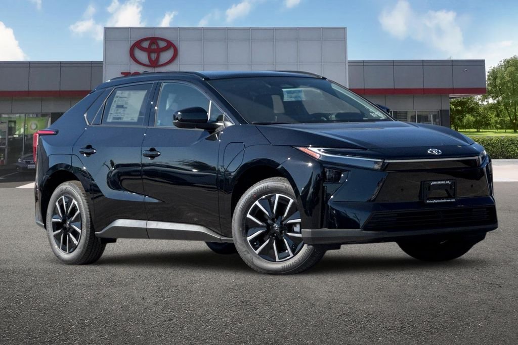 New 2026 Midnight Black Metallic Toyota  XLE image 2