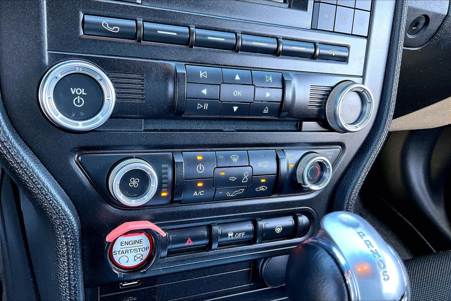 Used 2015 Race Red Ford V6 image 29