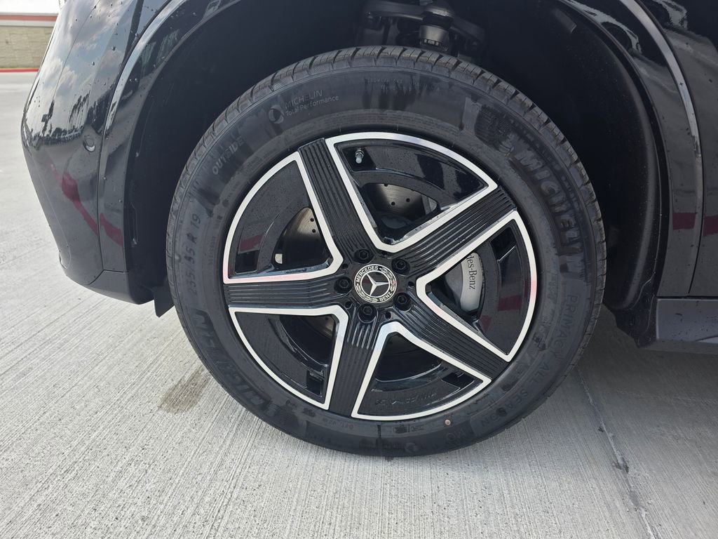New 2026 Black Mercedes-Benz GLC 300 image 35