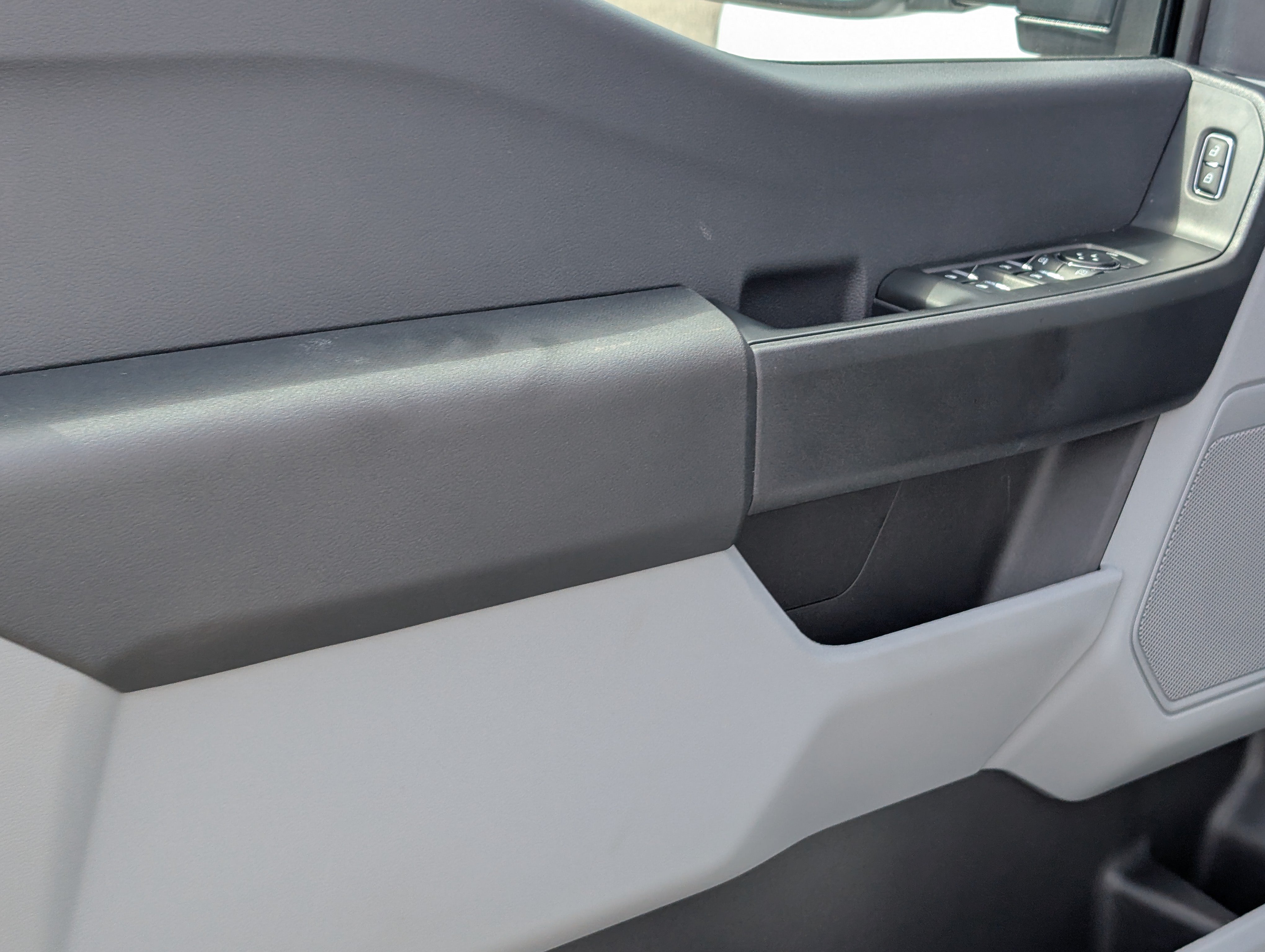 New 2026 Oxford White FORD F-350® XL image 16