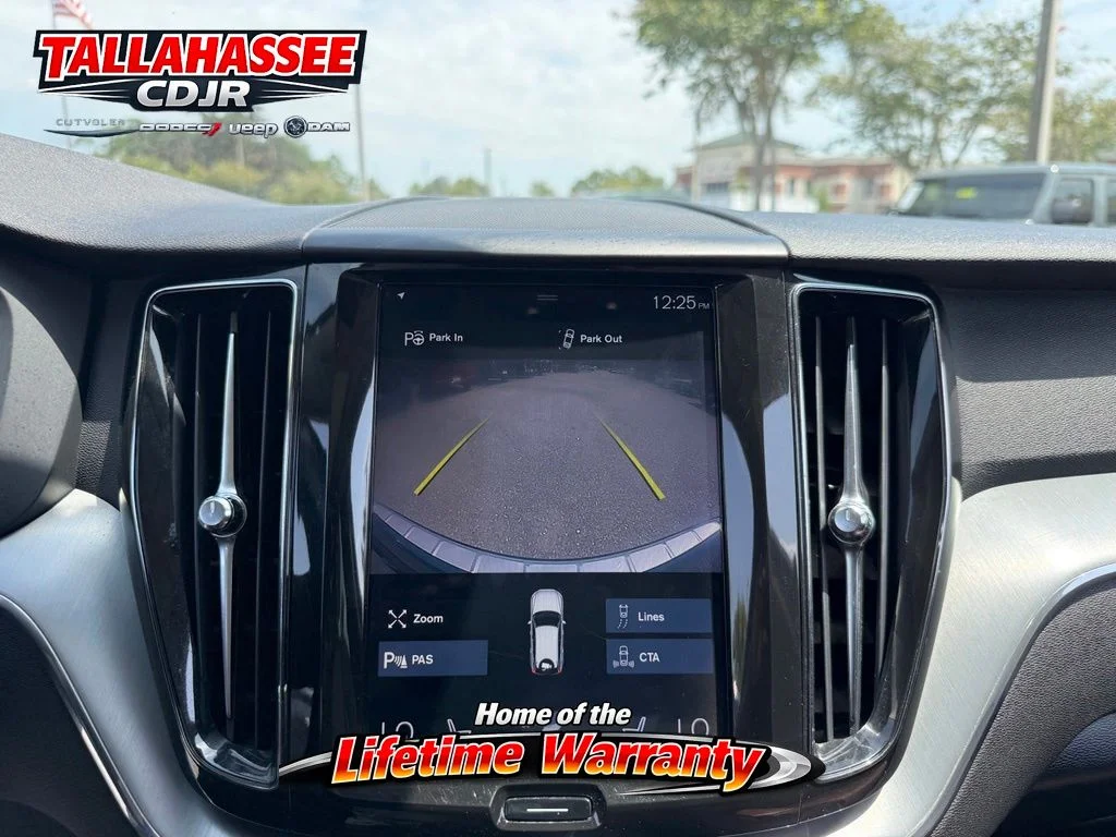 Used 2018 Gray Metallic Volvo T5 Momentum image 25