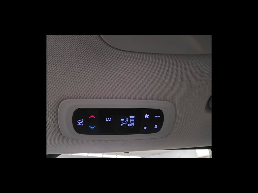 Used 2023 Black Chrysler Touring L image 26