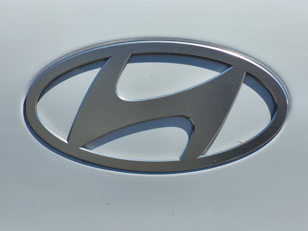 New 2026 White Hyundai SEL Sport image 5