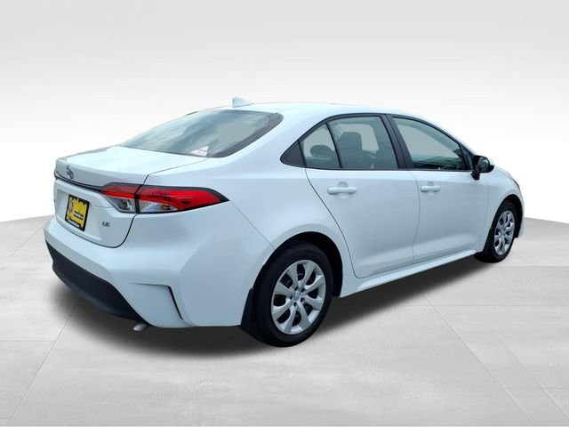 Used 2025 White Toyota LE image 11