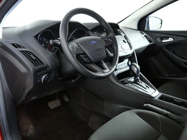 Used 2018 Red Ford SE image 15