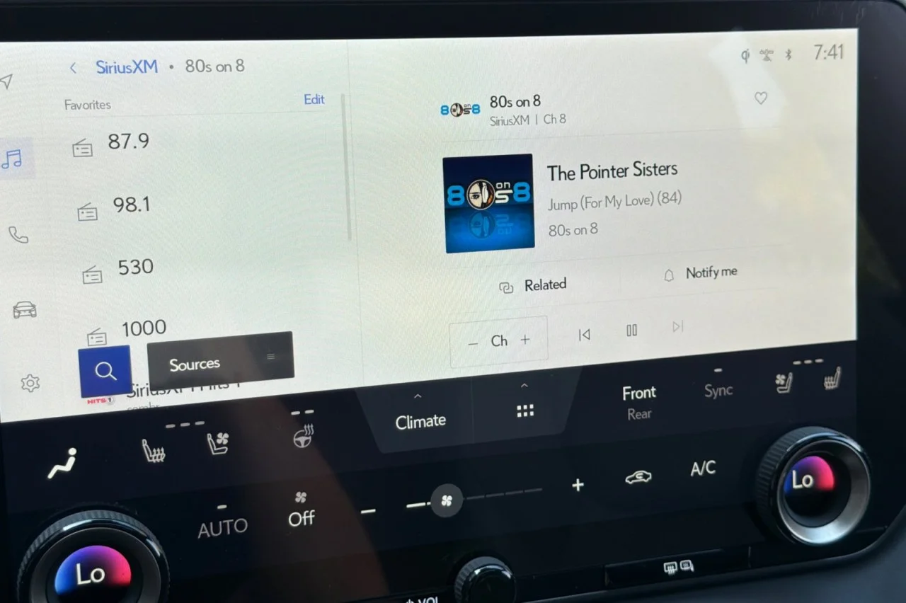 Used 2024  Lexus RX 350 image 17