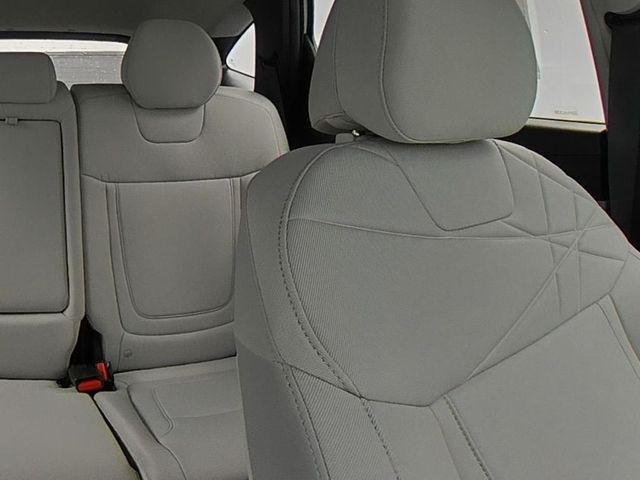 New 2026 White Hyundai SE AWD image 39