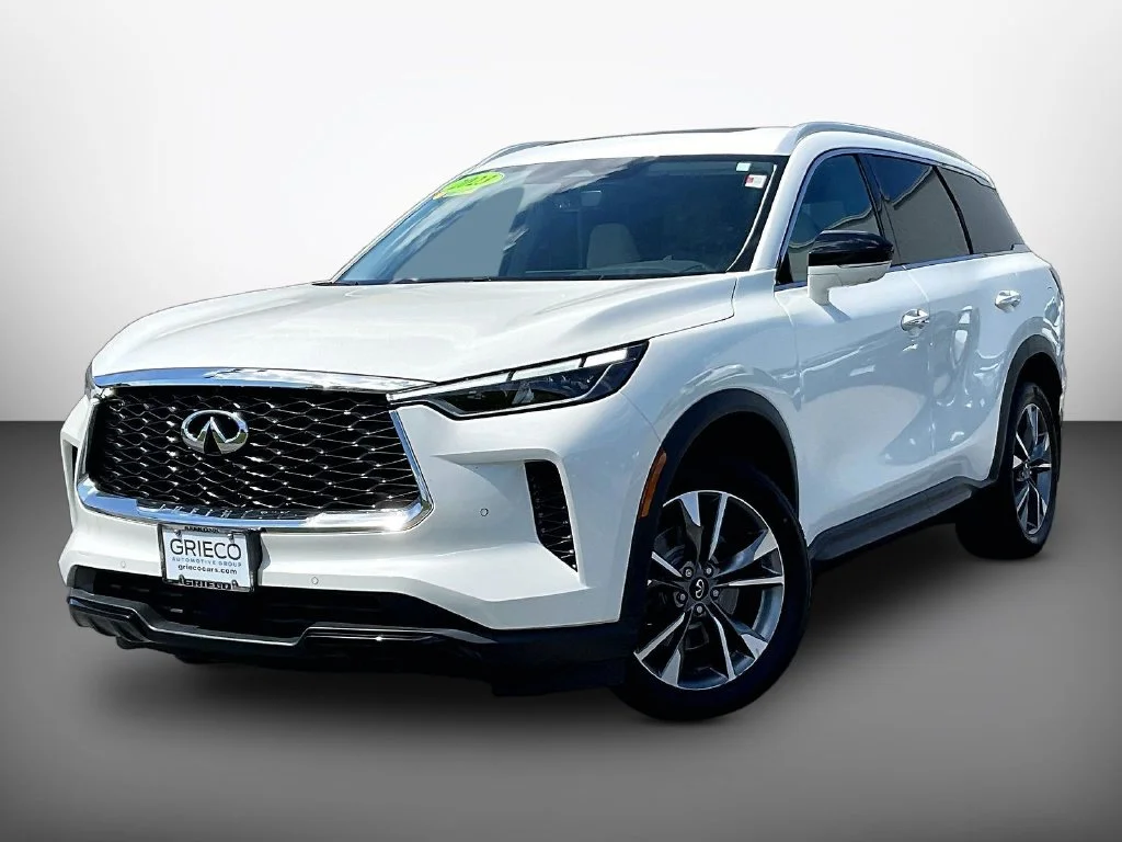 Used 2023 Majestic INFINITI LUXE image 3