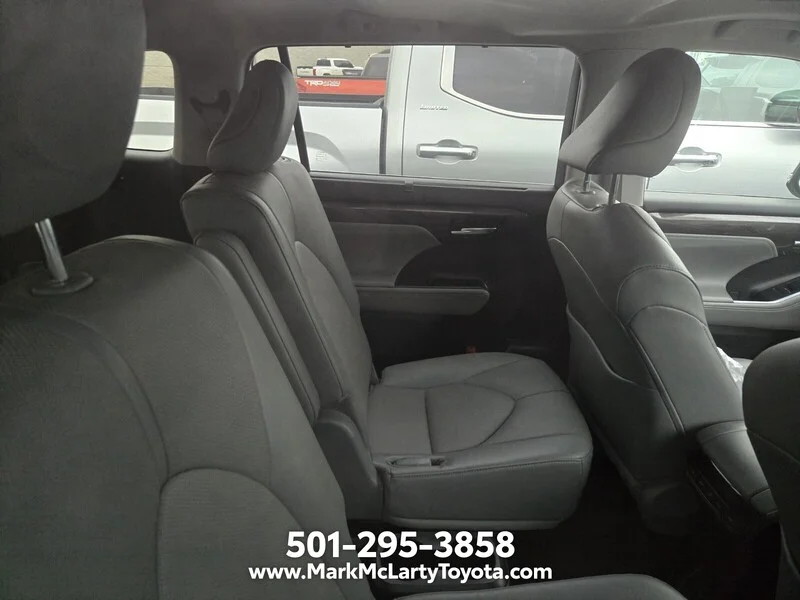 Used 2023 Celestial Silver Metallic TOYOTA LIMITED image 8