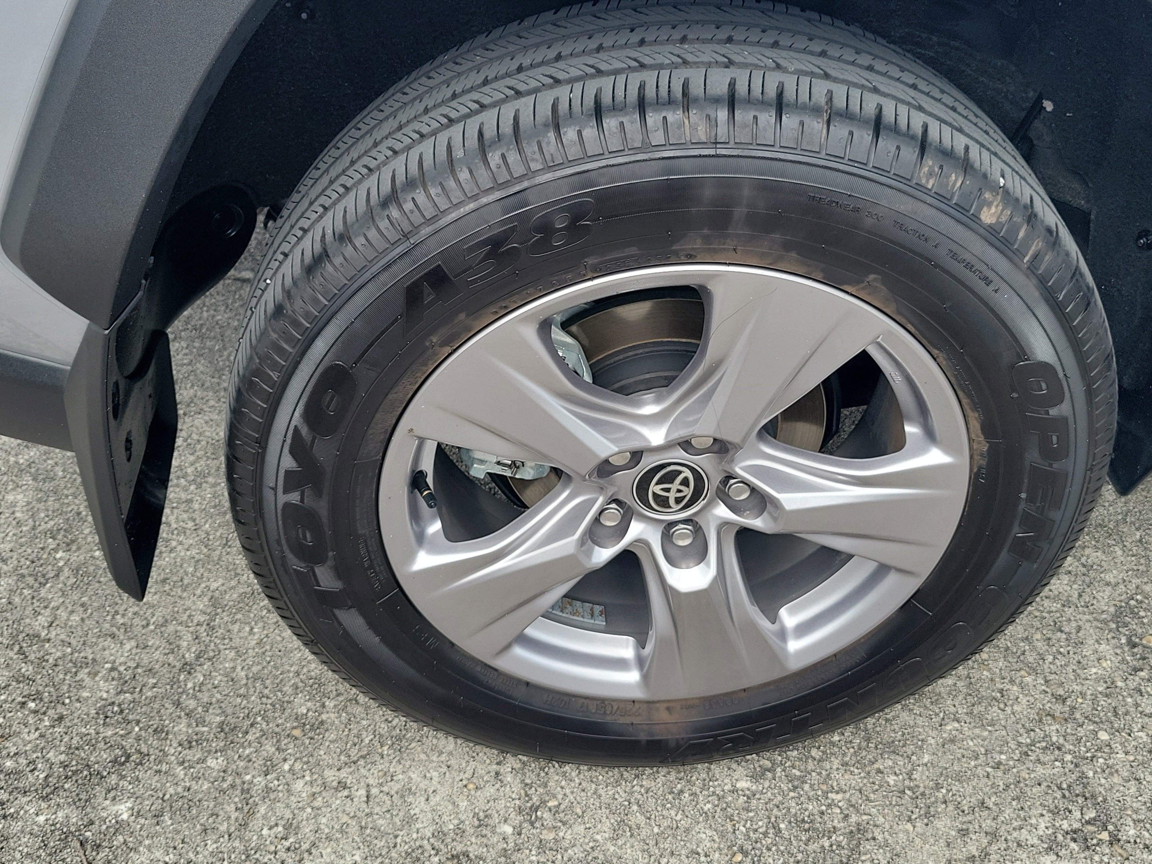 Used 2025 Silver Sky Metallic Toyota XLE image 8