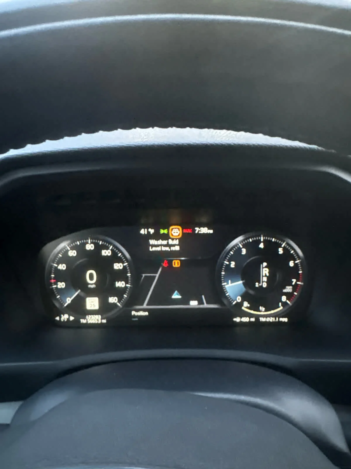 Used 2021 Thunder Grey Metallic Volvo Momentum image 9