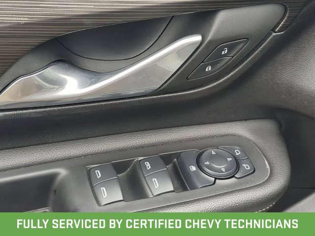Used 2024 White GMC SLE image 23