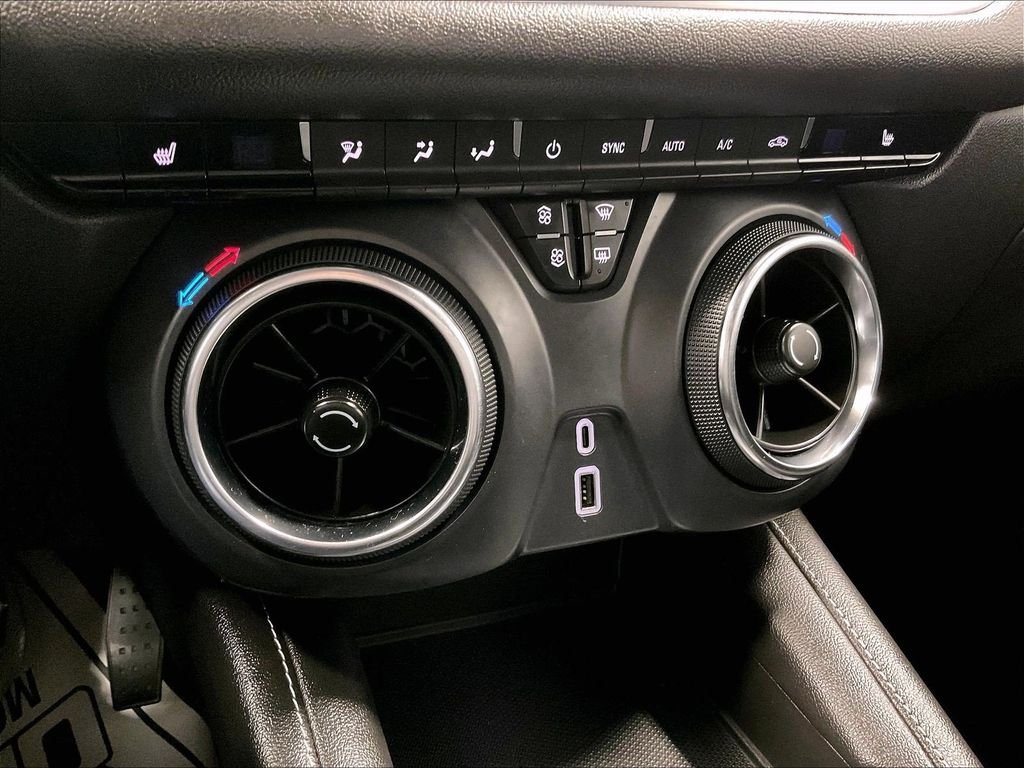 Used 2025 Gray Chevrolet LT image 25