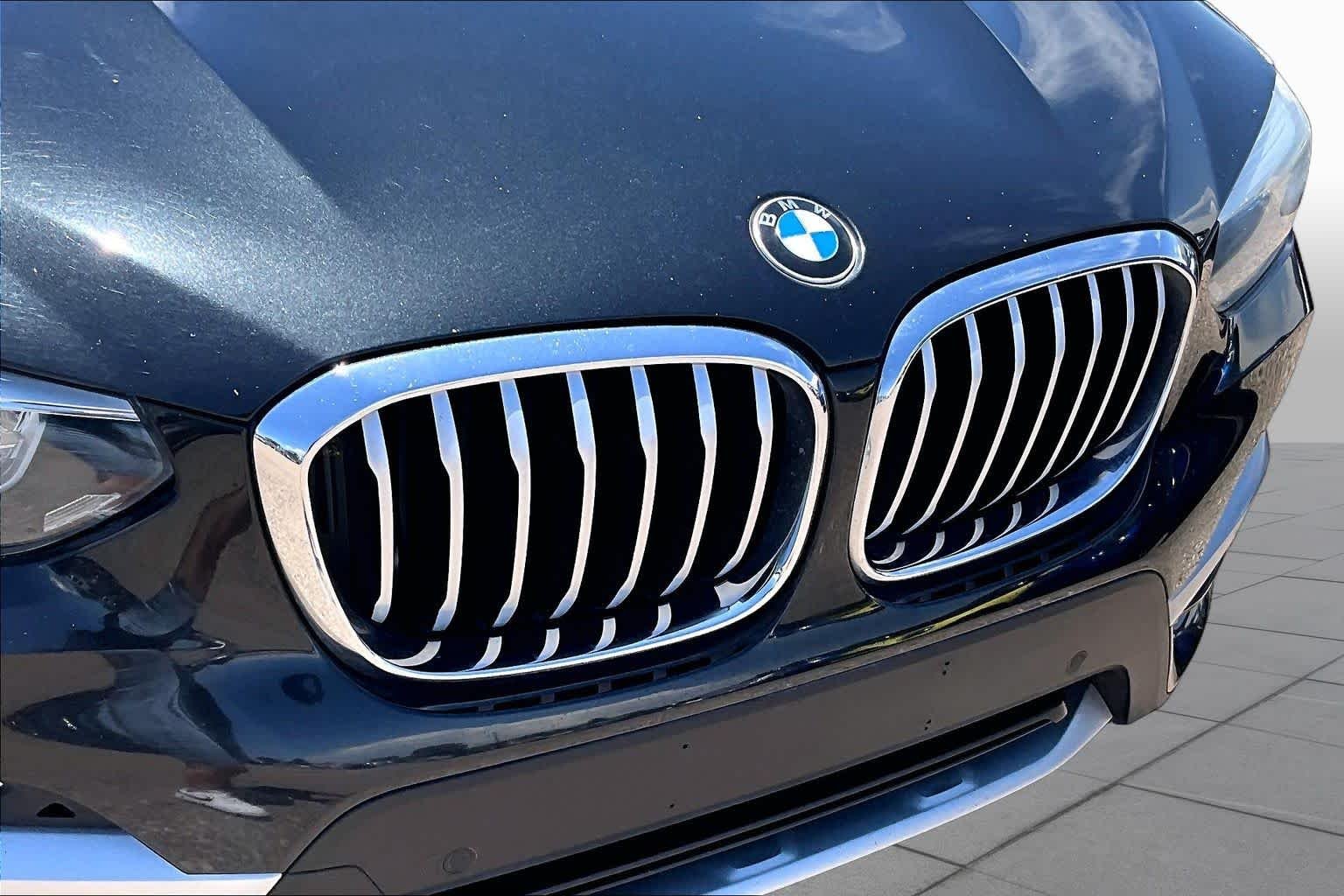 Certified Used 2019 Black Sapphire Metallic BMW sDrive30i image 27