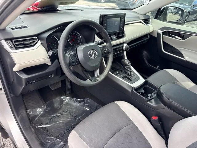 Used 2020 Silver Toyota XLE image 2