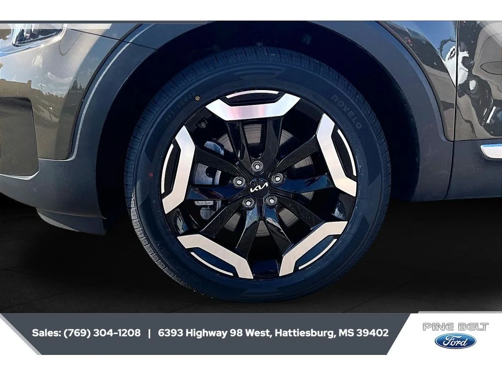 Used 2025 DARK MOSS Kia S image 24