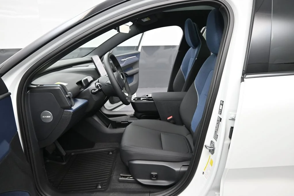 New 2026 Crystal White Volvo Twin Motor Performance Ultra image 22