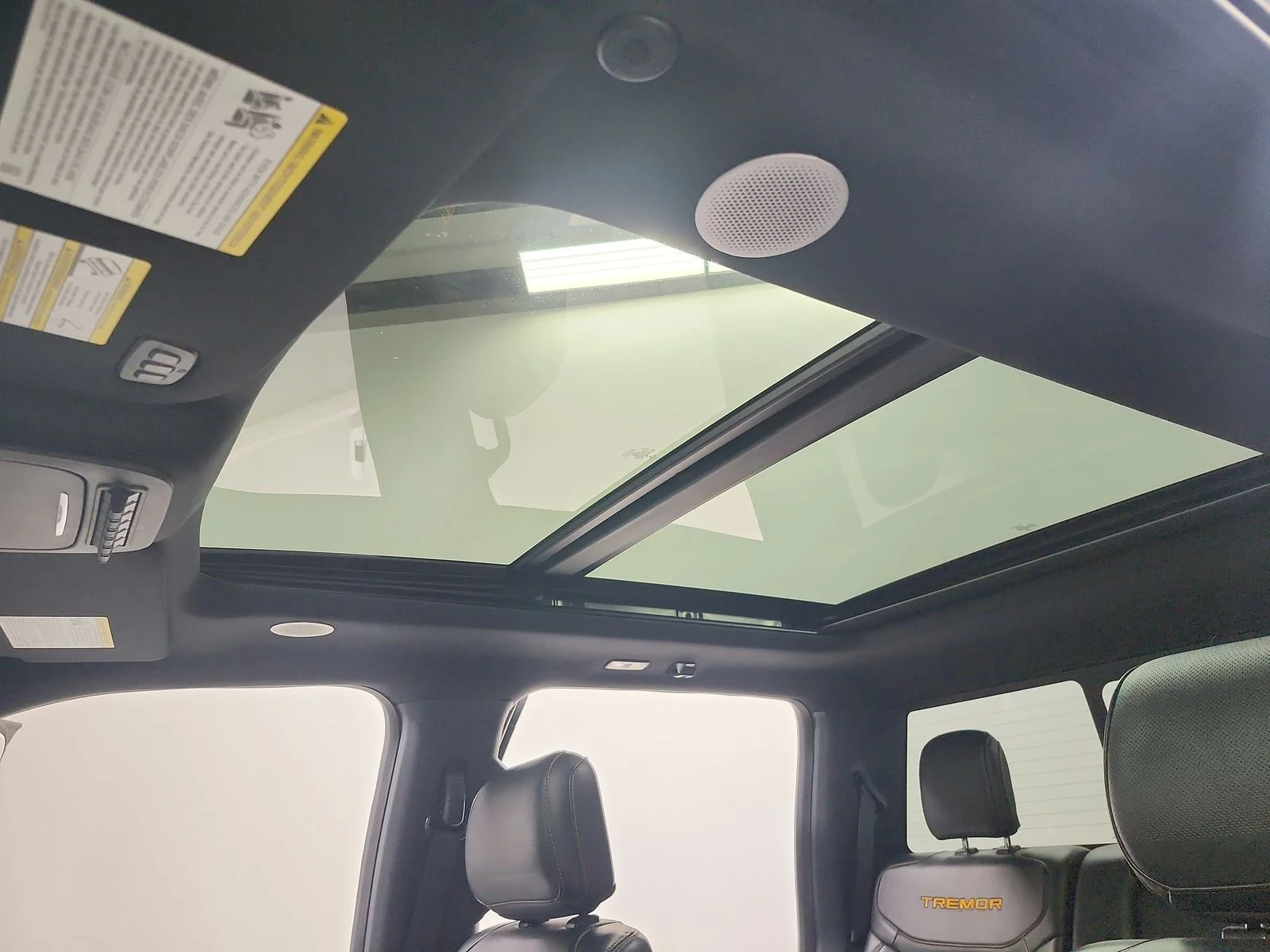 Used 2022 Oxford White Ford Tremor image 23