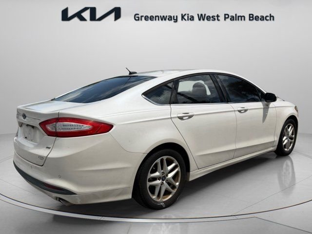 Used 2013 White Ford SE image 7