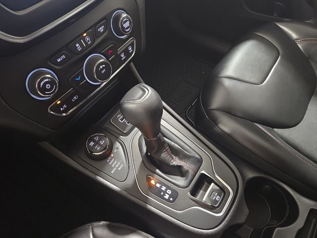 2020 Jeep Cherokee Trailhawk - Photo 13