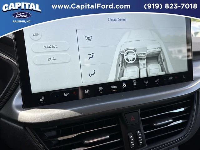 Used 2025 Silver Ford Base image 29