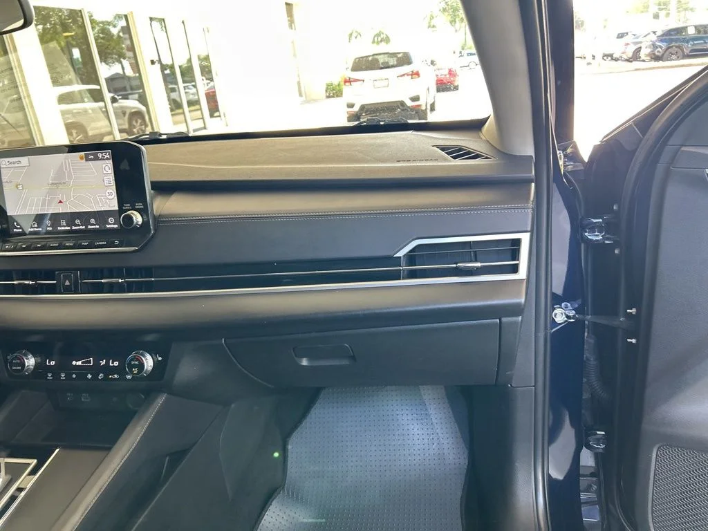 Used 2024 Blue Mitsubishi SE Black Edition image 24