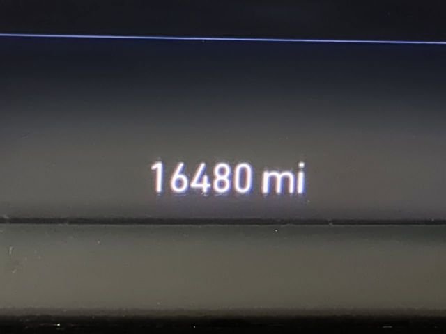 Used 2025 White Ram Base image 30