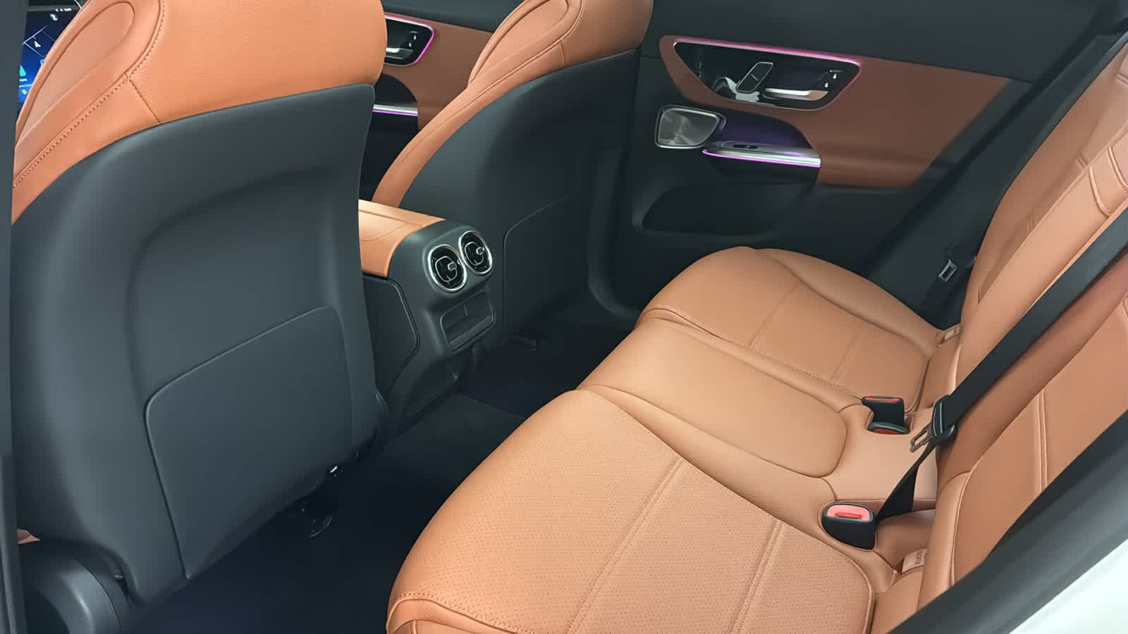 New 2026 Polar White Mercedes-Benz GLC 300 image 30