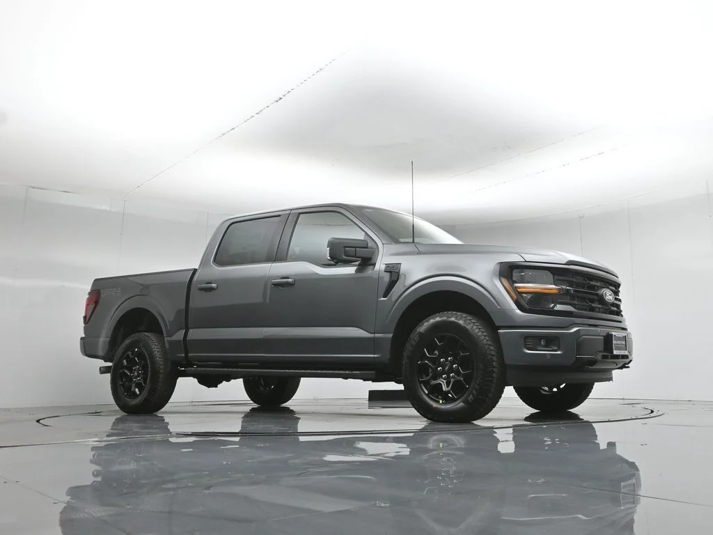 New 2026 Carbonized Gray Metallic Ford XLT image 3