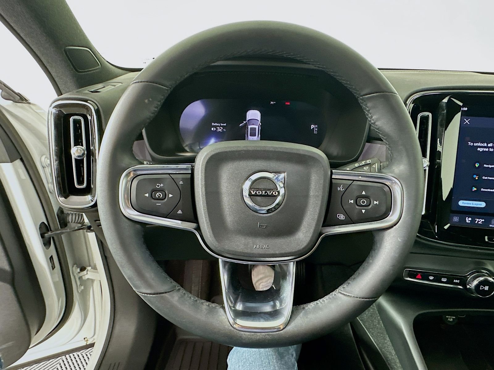 Used 2023 Crystal White Volvo Ultimate image 11