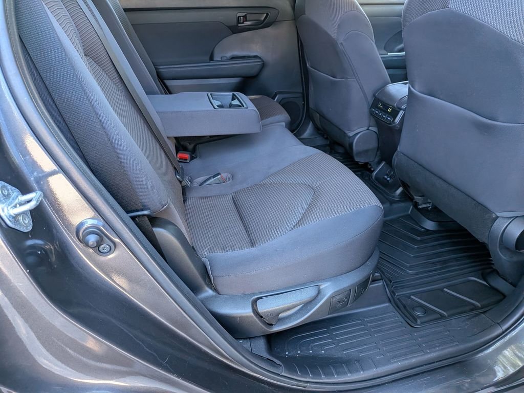 Used 2022 Gray Toyota L image 26