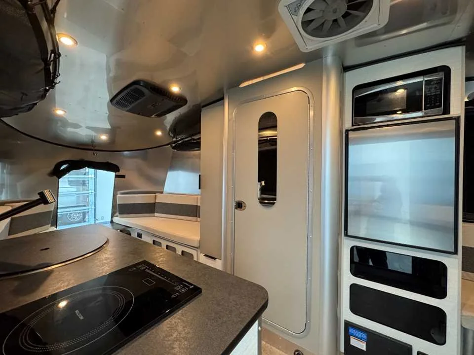 Used 2026 SILVER AIRSTREAM  image 8