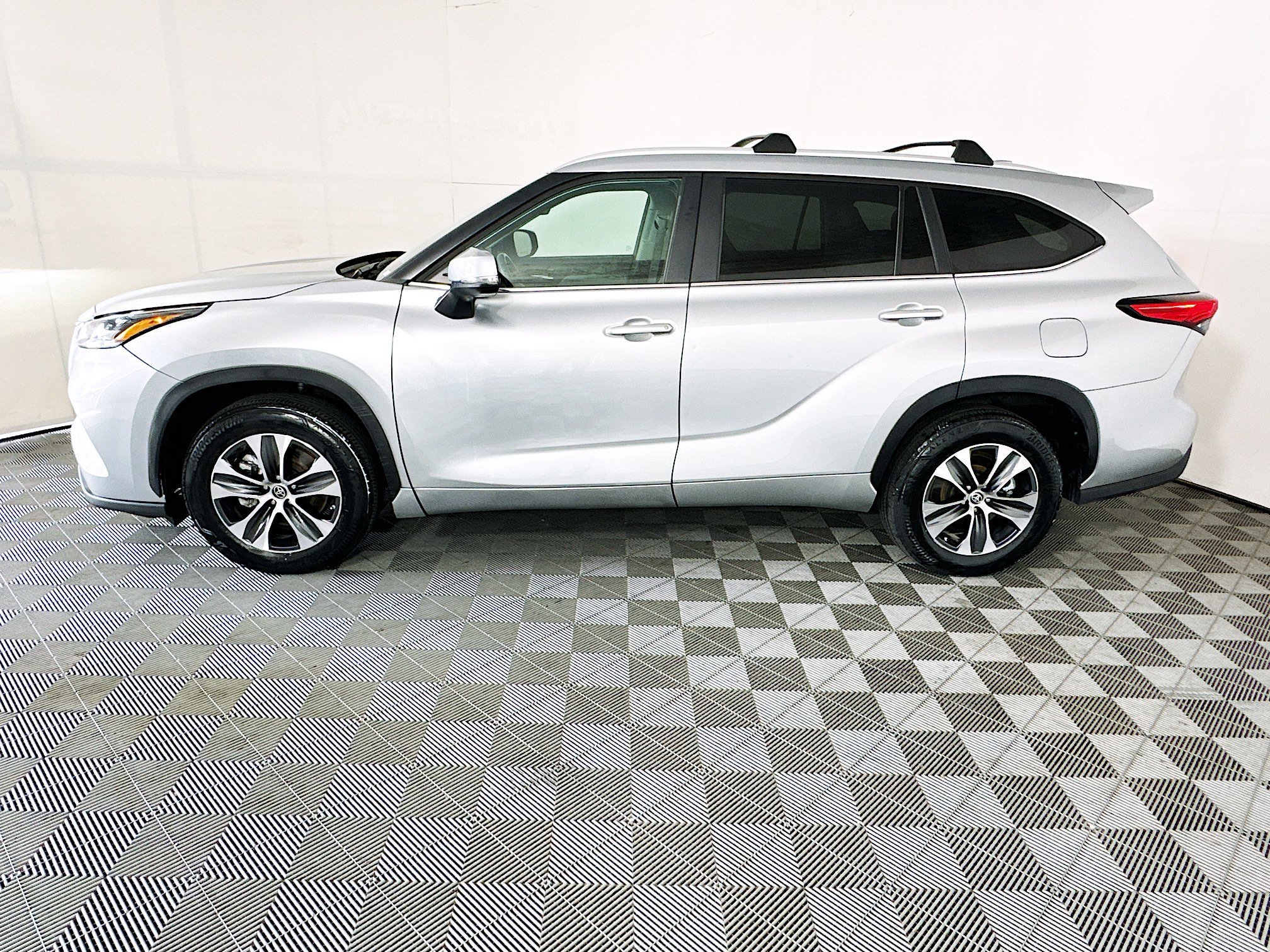 Used 2023 Celestial Silver Metallic Toyota XLE image 6
