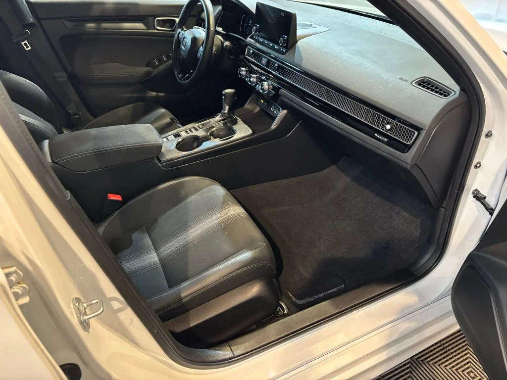 Certified Used 2023 Platinum White Pearl Honda 2.0L 4D SPORT image 9