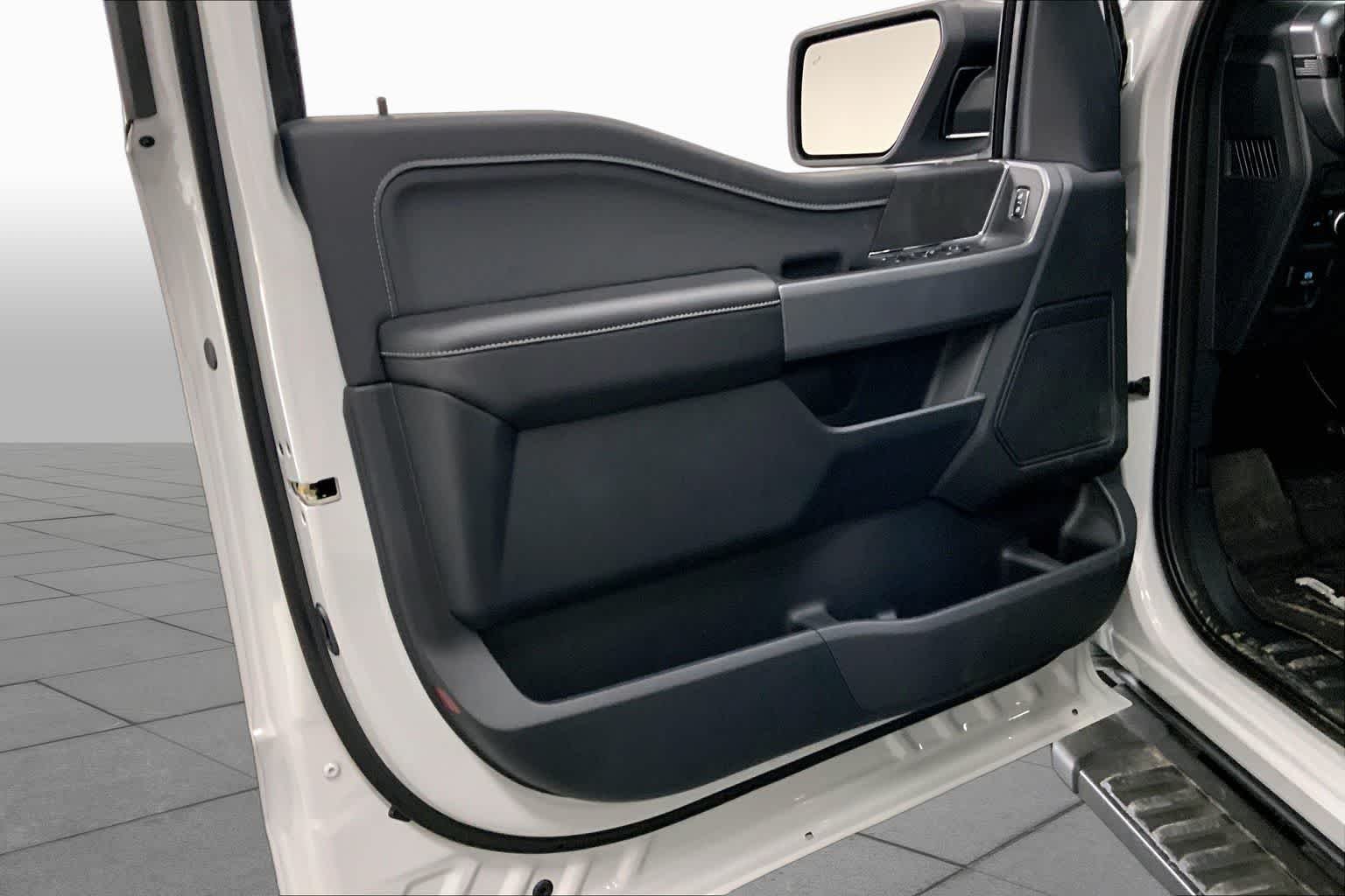 New 2026 Avalanche Ford XLT image 10