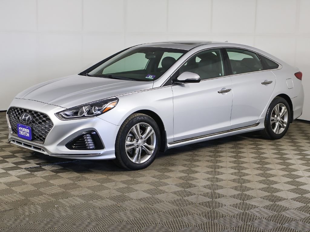 Used 2019 Silver Hyundai Sport image 8