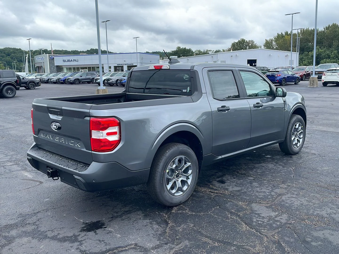 New 2026 Carbonized Gray Metallic Ford XLT image 5