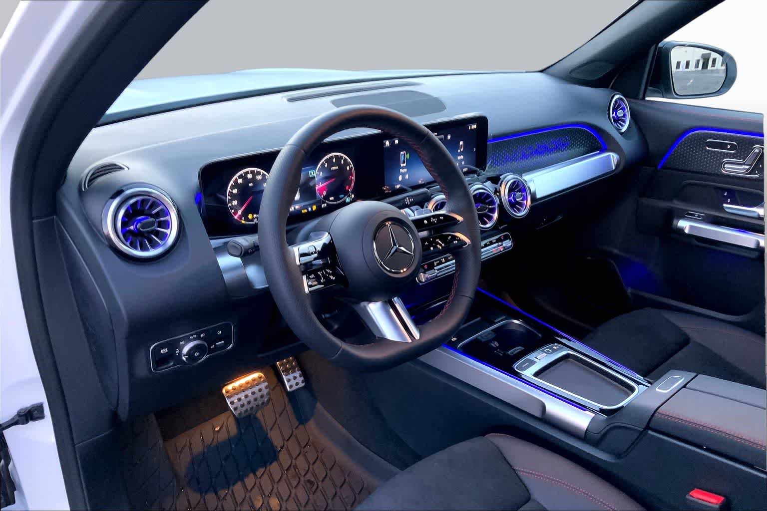 New 2026 Polar White Mercedes-Benz GLB 250 image 8