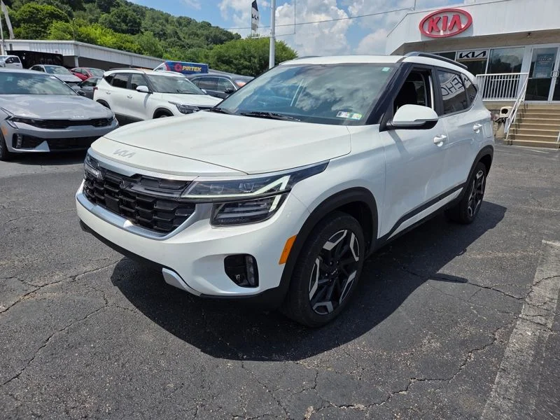 Used 2024 White Kia SX image 3