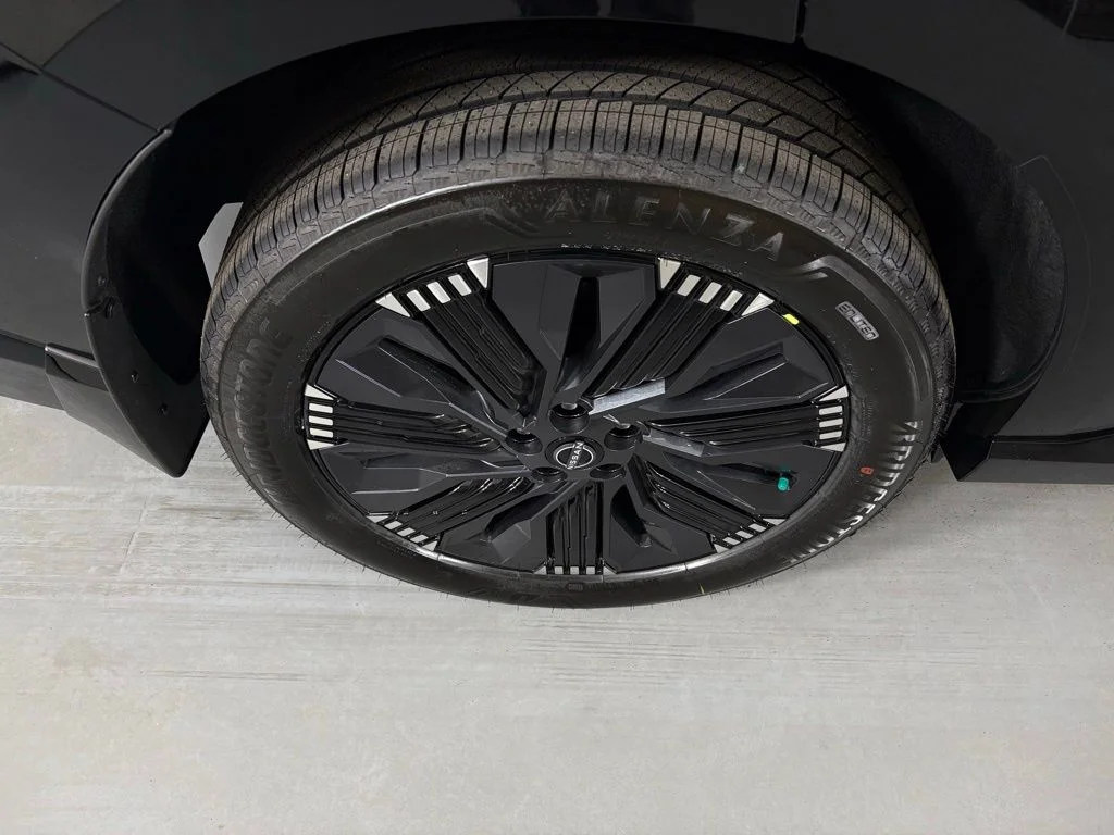 New 2026 Super Black Nissan Platinum image 11