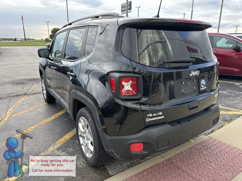 Used 2018 Black Jeep Latitude image 3