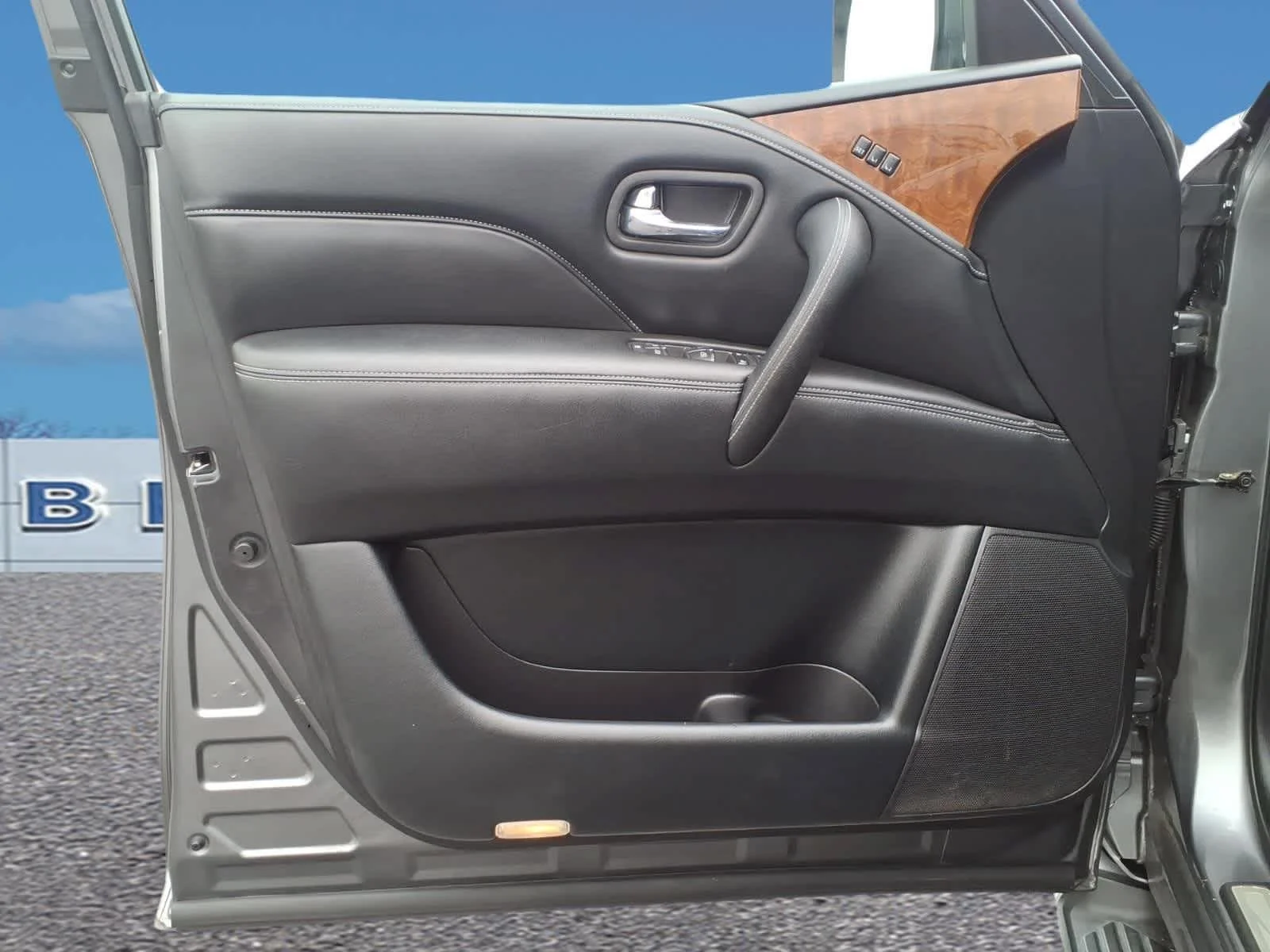 Used 2019 Graphite Shadow INFINITI LUXE image 12