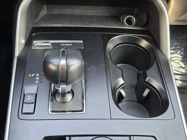 Used 2025 White Mazda 3.3 Turbo Select image 17