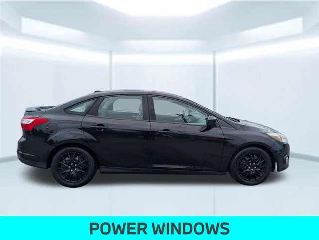 Used 2012 Black Ford SE image 7