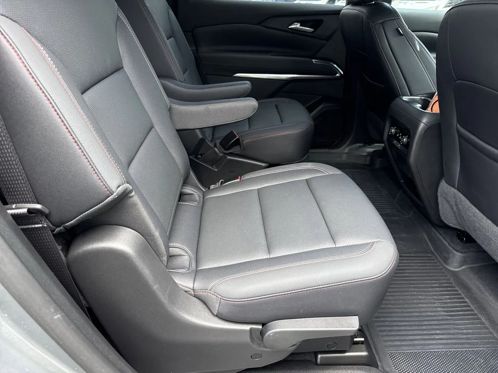 Used 2025 Gray Chevrolet Z71 image 15