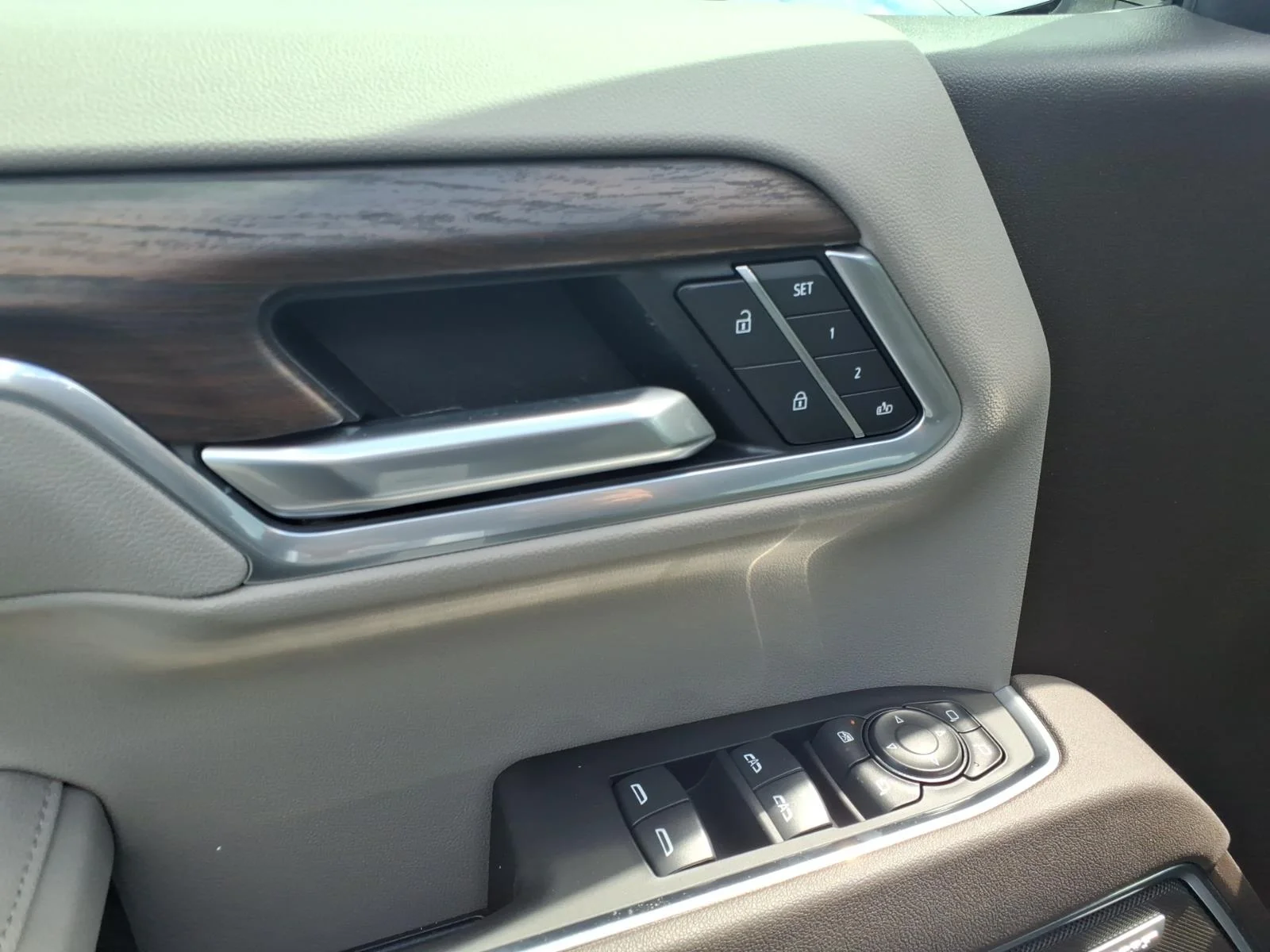 2026 GMC Sierra 1500 SLT - Photo 14