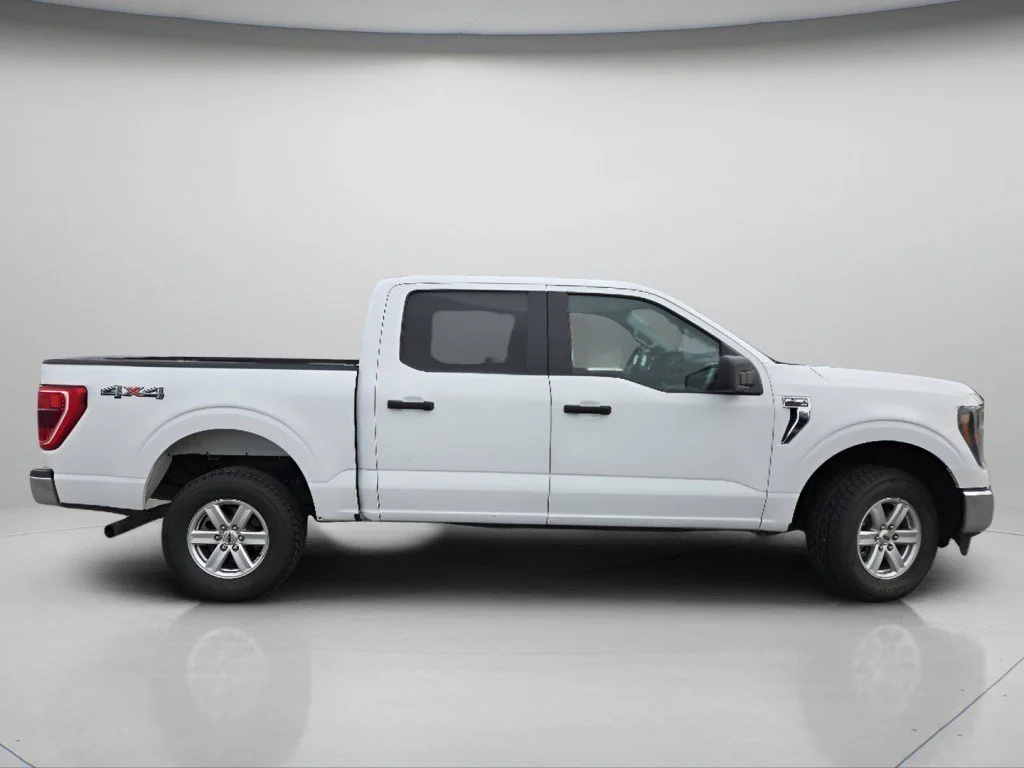Certified Used 2023 Oxford White Ford XLT image 24