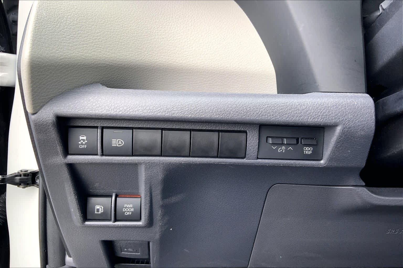 Used 2021 Blizzard Pearl Toyota XLE image 32